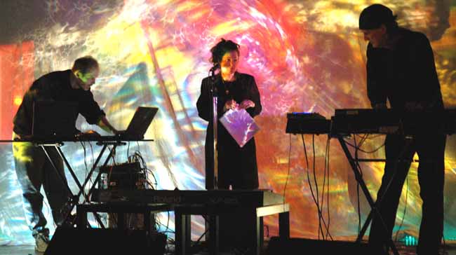 dreamSTATE with Lynn Harrigan - Photo by Eric Hopper