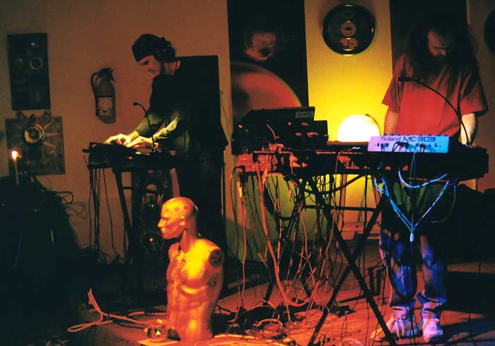 dreamSTATE at C'est What 2001 06 05 - photo by Mario Georgio